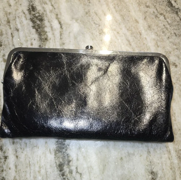 Hobo Lauren Wallet - Picture 2 of 8